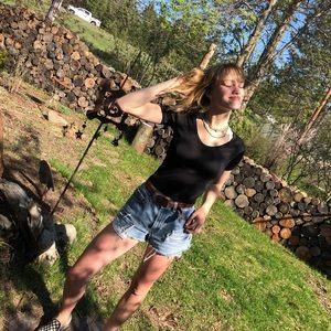 Black cropped swoop neck tee